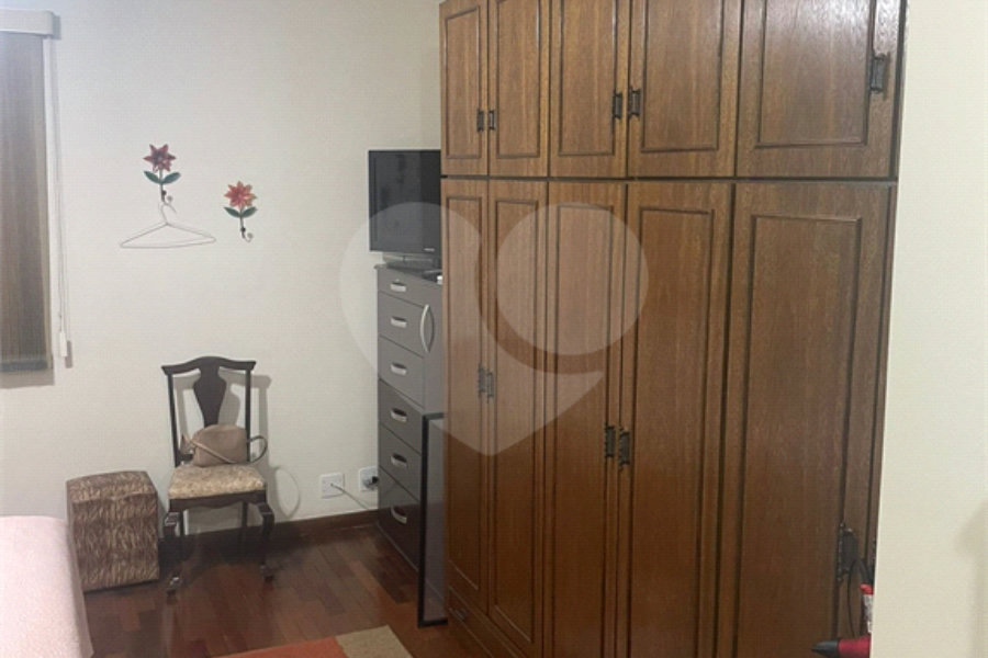 Sobrado à venda com 4 quartos, sendo 1 suíte, em Tremembé, São Paulo, SP