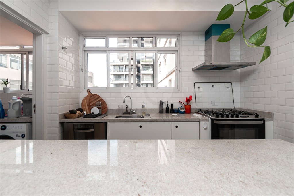 Apartamento à venda com 2 quartos, sendo 1 suíte,  em Pinheiros, São Paulo, SP