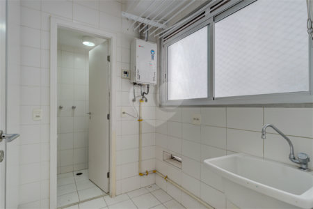 Apartamento à venda com 4 quartos, sendo 3 suítes, em Alto da Boa Vista, São Paulo, SP