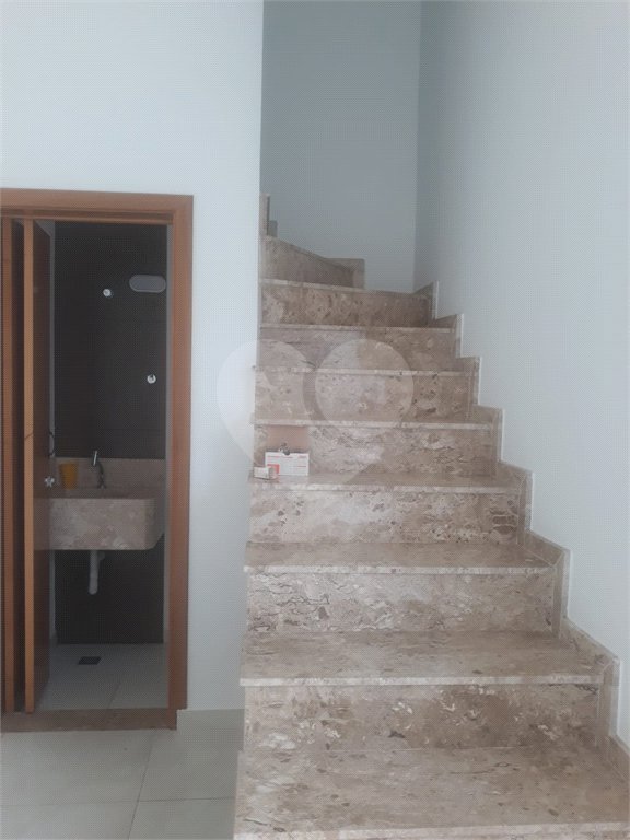 Sobrado à venda com 3 quartos, sendo 1 suíte, em Jardim Vitória, Mairinque, SP