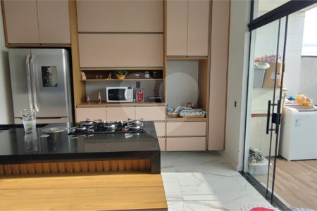 Casa à venda com 4 quartos, sendo 2 suítes, no condomínio Horto Florestal Iii, Sorocaba - SP