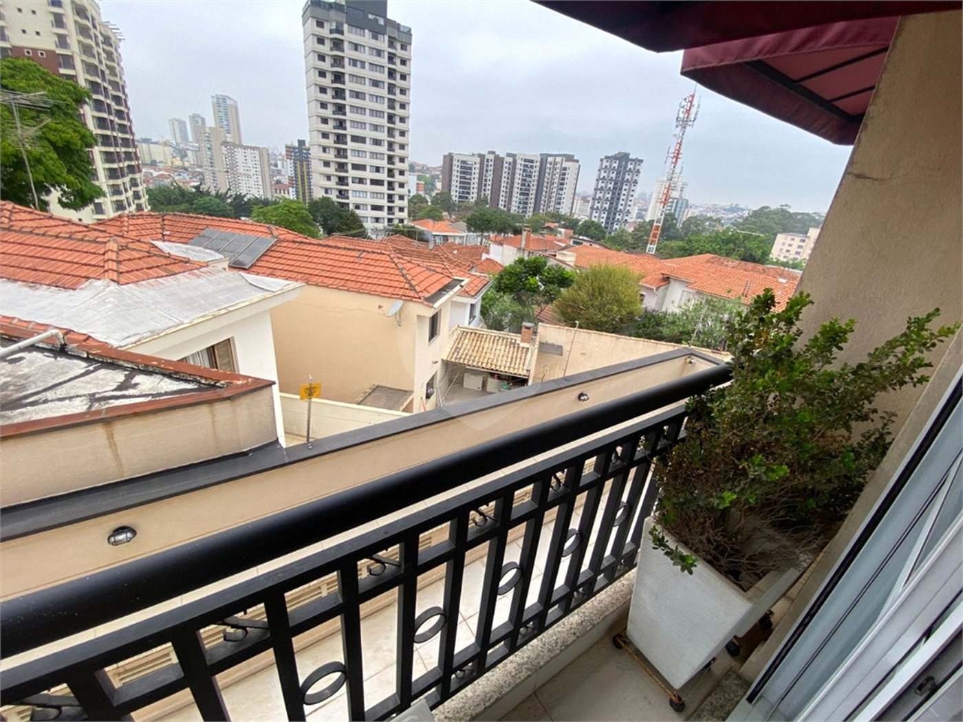 Casa à venda com 3 suítes no condomínio Belle Villle, São Paulo - SP