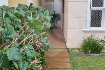 Casa à venda com 4 quartos, sendo 2 suítes, no condomínio Casas de Windsor, São Paulo - SP