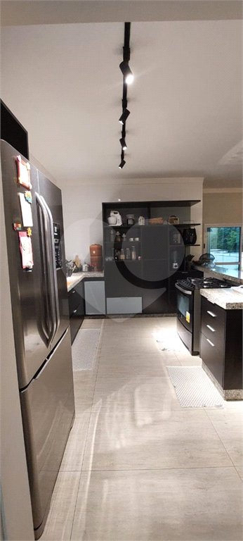 Casa para alugar com 4 quartos, sendo 3 suítes,  no condomínio Figueira Garden, Atibaia - SP
