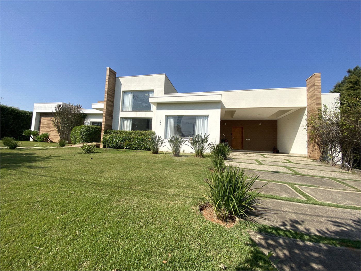 Casa à venda com 6 quartos, sendo 5 suítes, no condomínio Monte Belo, Salto - SP