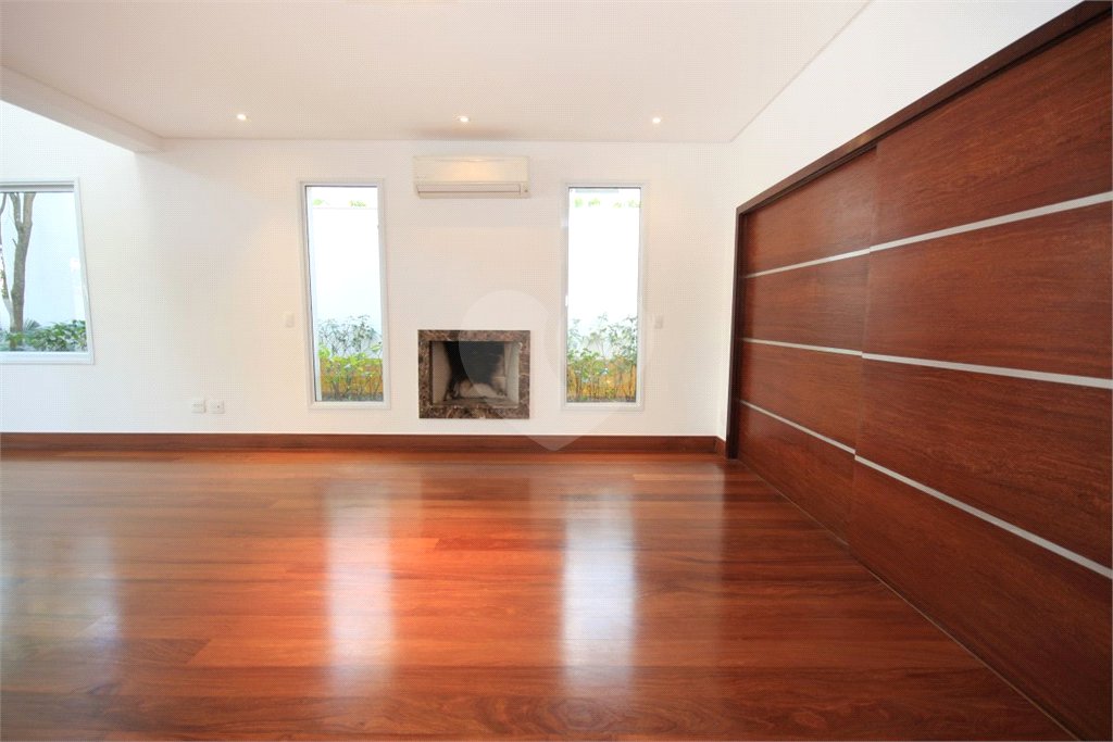 Casa à venda com 4 suítes no condomínio Vila Alba, São Paulo - SP