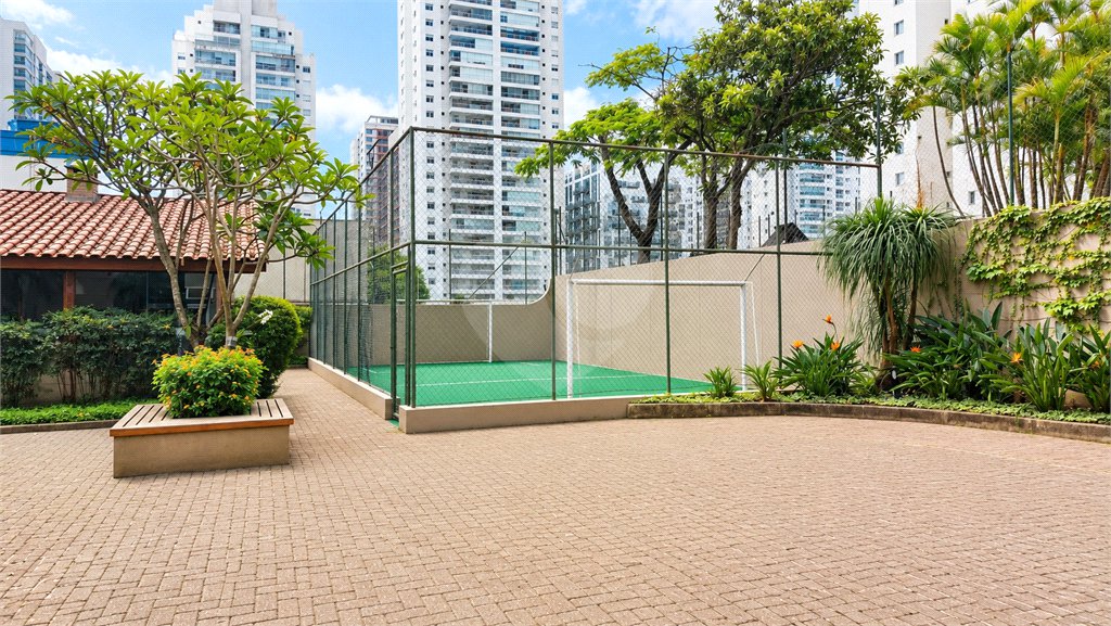 Apartamento à venda com 4 quartos, sendo 1 suíte, em Alto da Boa Vista, São Paulo, SP
