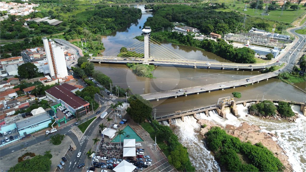 Casa à venda com 4 quartos, sendo 1 suíte, em Jardim Celani, Salto, SP