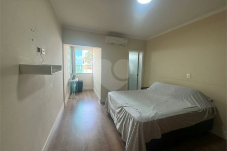 Sobrado à venda com 3 quartos, sendo 1 suíte, em Vila Nivi, São Paulo, SP