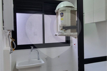 Apartamento à venda com 2 quartos, sendo 1 suíte, em Moema, São Paulo, SP