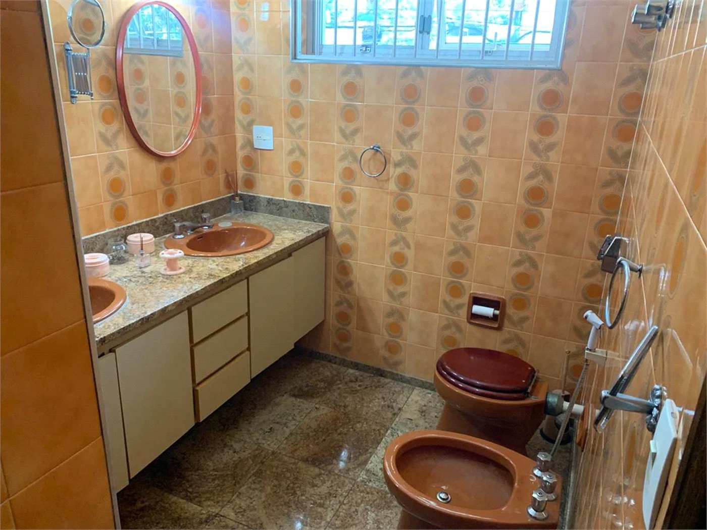 Casa à venda com 4 quartos, sendo 2 suítes, em Vila São Francisco, São Paulo, SP