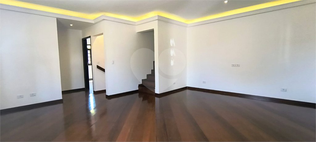 Sobrado à venda com 3 quartos, sendo 2 suítes, em Jardim Ivana, São Paulo, SP