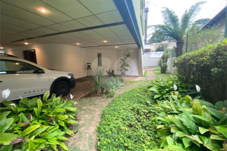 Casa térrea com 3 quartos para alugar no Jardim dos Estados, São Paulo - SP
