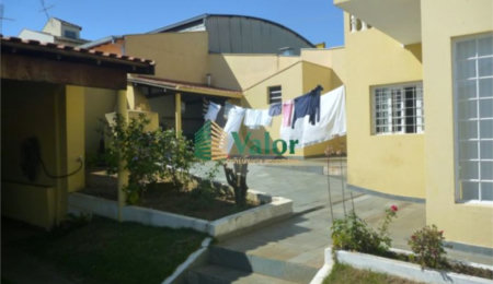 Casa à venda com 3 quartos, sendo 1 suíte,  em Jardim Munique, São Carlos, SP