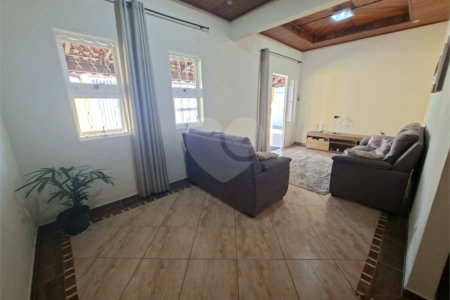 Casa à venda com 3 quartos, sendo 1 suíte,  em Tatetú, Alambari, SP