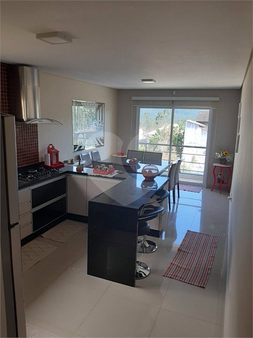 Casa à venda com 3 quartos, sendo 1 suíte,  em Vila Suissa, Mogi das Cruzes, SP