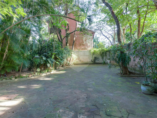 Casa Térrea à venda com 5 quartos, sendo 2 suítes,  em Alto da Boa Vista, São Paulo, SP