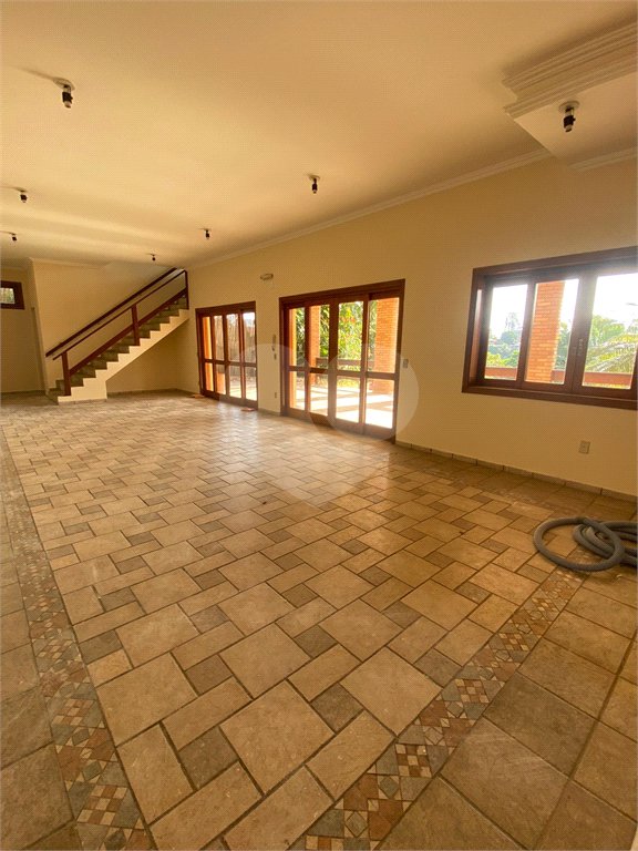 Casa à venda com 3 quartos, sendo 1 suíte, no condomínio Estância Marambaia, Vinhedo - SP