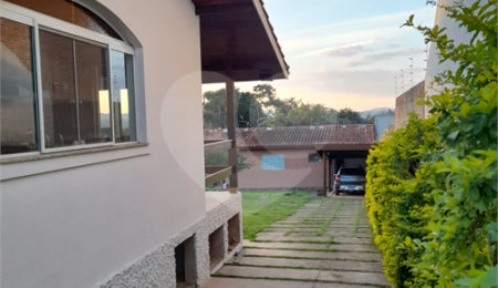 Casa Térrea para alugar com 3 quartos, sendo 2 suítes,  em Jardim dos Pinheiros, Atibaia, SP