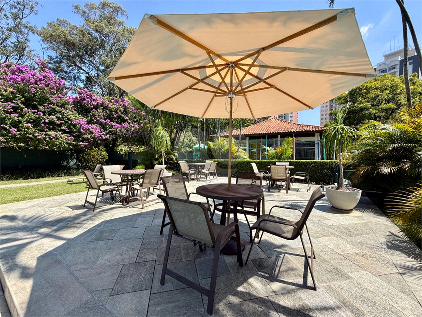 Apartamento à venda com 4 suítes em Jardim Marajoara, São Paulo, SP