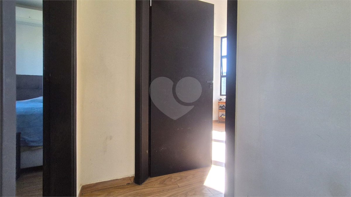 Casa à venda com 5 quartos, sendo 3 suítes, no condomínio Residencial Vale do Lago, Sorocaba - SP