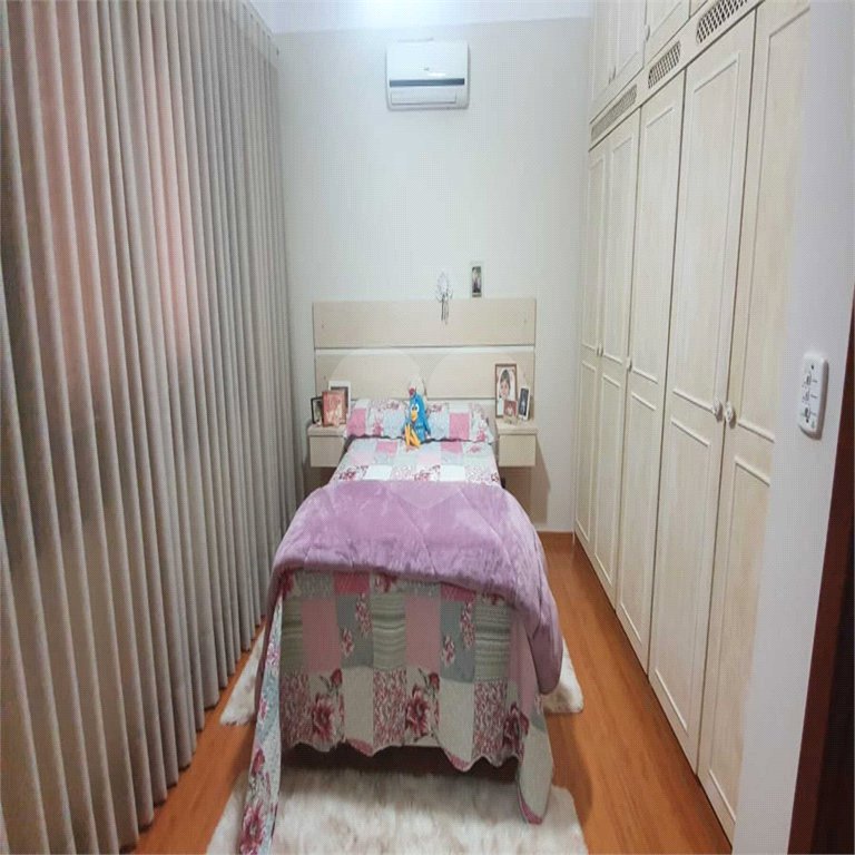 Casa à venda com 4 quartos, sendo 3 suítes, no condomínio Village Terras de Indaiá, Indaiatuba - SP