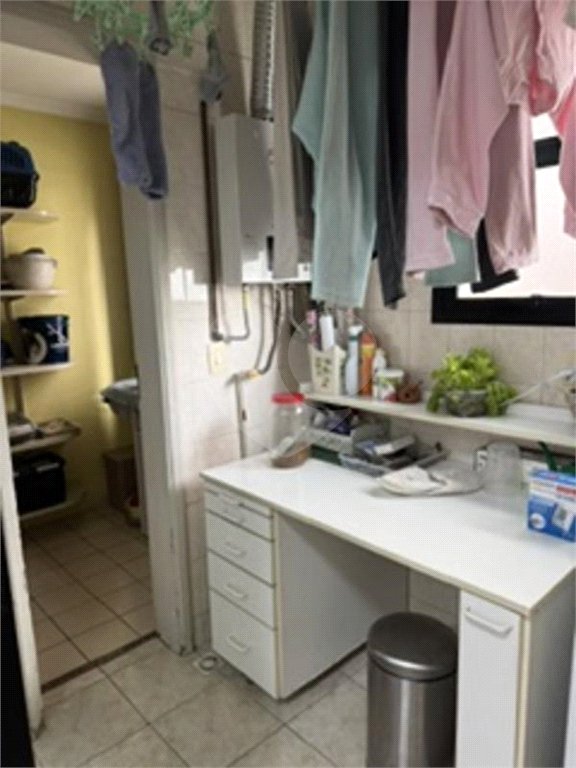 Apartamento à venda com 3 quartos, sendo 1 suíte,  em Jardim das Acácias, São Paulo, SP