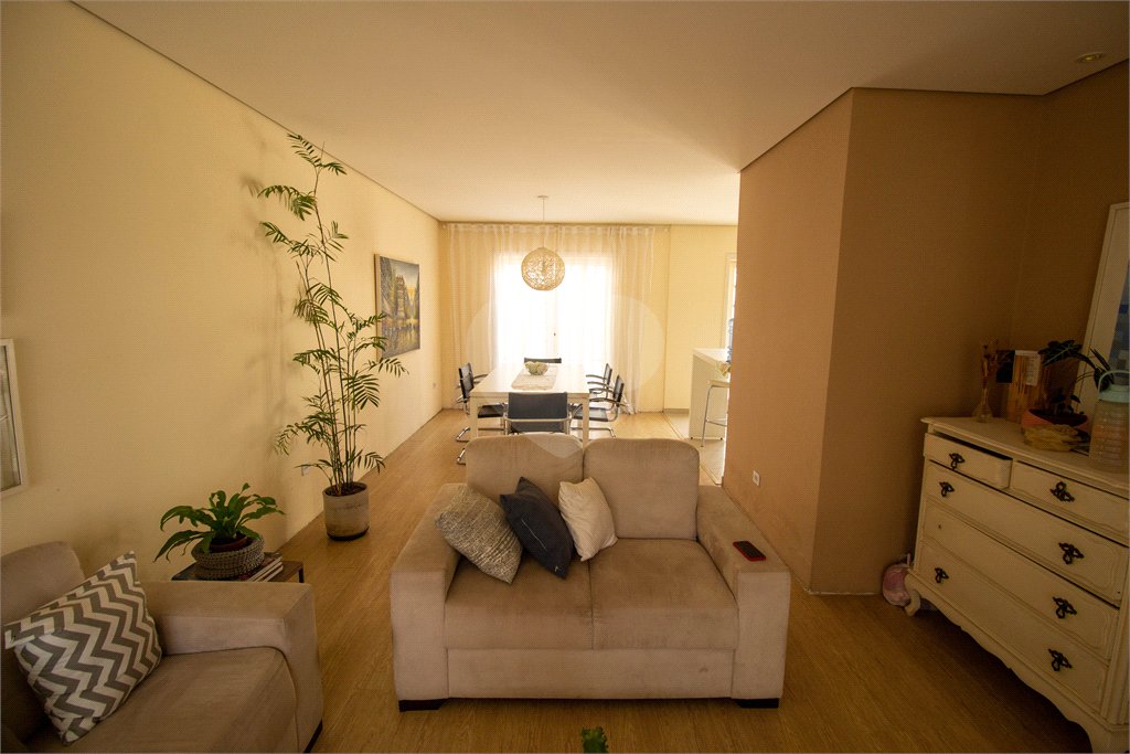 Casa à venda com 4 quartos, sendo 1 suíte, em Santa Luzia, Alumínio, SP