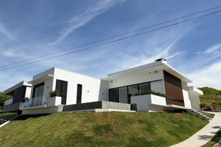 Casa à venda com 4 quartos, sendo 2 suítes, no condomínio Residencial Damha Belvedere, Presidente Prudente - SP