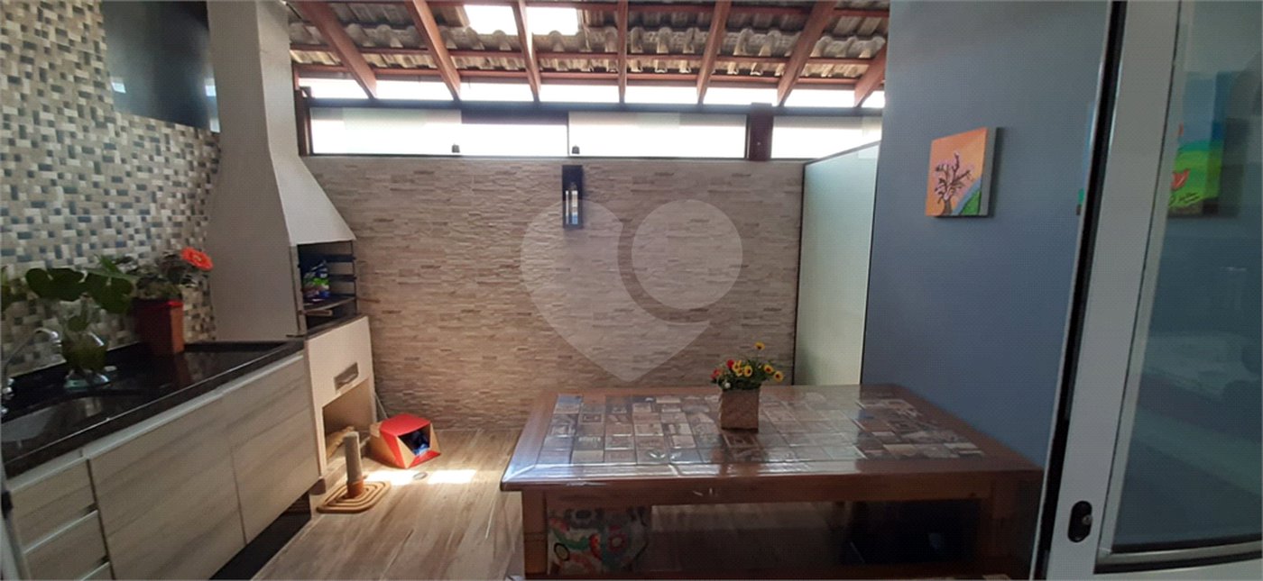 Casa à venda com 3 quartos, sendo 1 suíte,  no condomínio Liberty, Mogi das Cruzes - SP