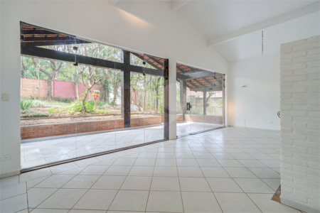 Casa Térrea à venda ou para alugar com 5 quartos, sendo 1 suíte, em Jardim Marajoara, São Paulo, SP