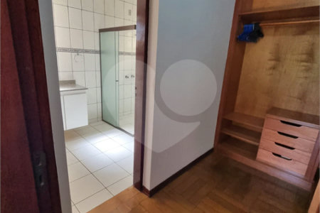 Casa à venda com 4 quartos, sendo 2 suítes, em Bosque, Vinhedo, SP
