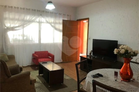 Sobrado à venda com 2 quartos em Vila Vitório Mazzei, São Paulo, SP