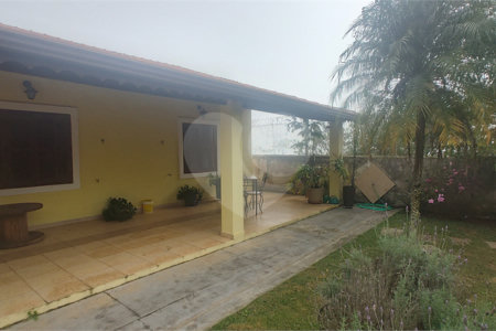 Chácara à venda com 3 quartos, sendo 1 suíte,  no Centro, Nazaré Paulista, SP