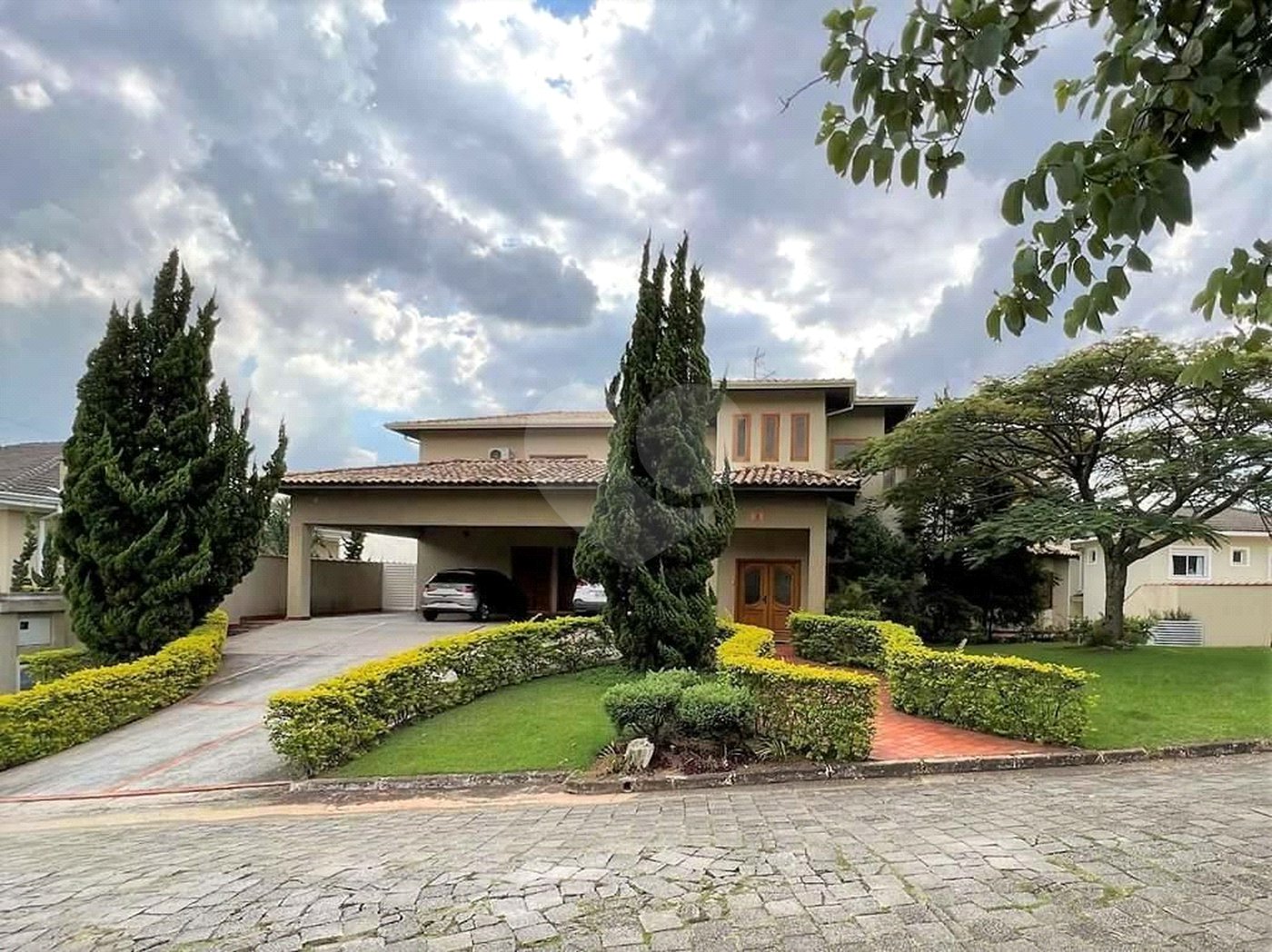 Casa à venda com 4 quartos, sendo 3 suítes, em Jardim Passárgada I, Cotia, SP