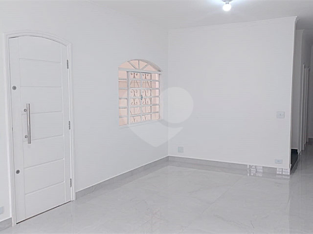Sobrado à venda com 3 quartos, sendo 1 suíte,  em Tremembé, São Paulo, SP