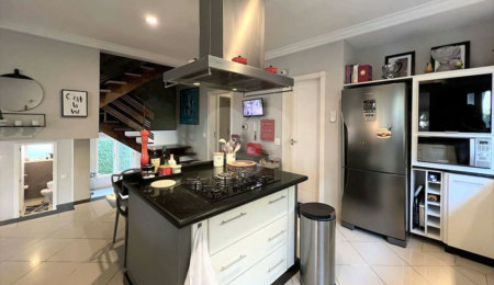 Casa à venda com 4 suítes em Vila Santo Antônio, Cotia, SP