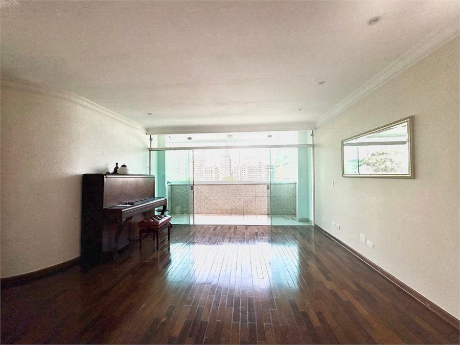 Apartamento à venda com 4 quartos, sendo 1 suíte, em Chácara Santo Antônio, São Paulo, SP