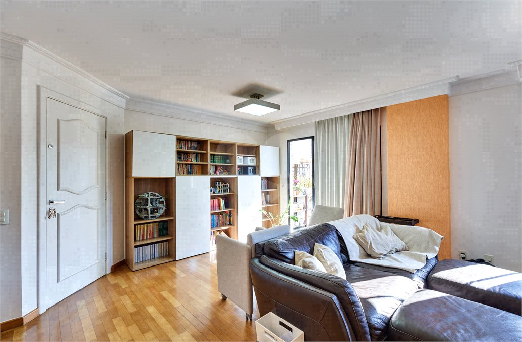 Apartamento à venda com 3 quartos, sendo 1 suíte, em Santo Amaro, São Paulo, SP