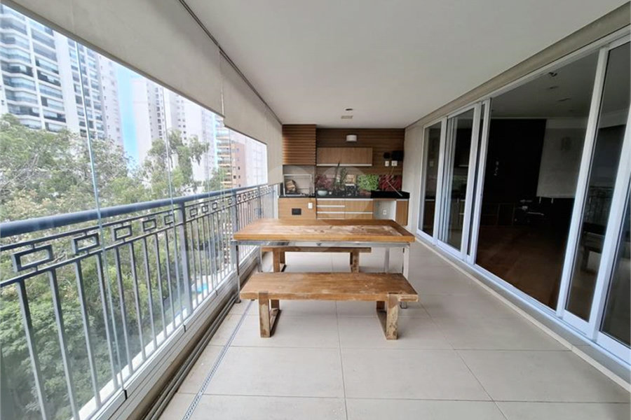 Apartamento para alugar com 3 suítes em Santana, São Paulo, SP