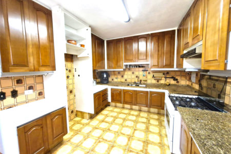 Casa Térrea à venda com 5 quartos, sendo 3 suítes, em Granja Julieta, São Paulo, SP