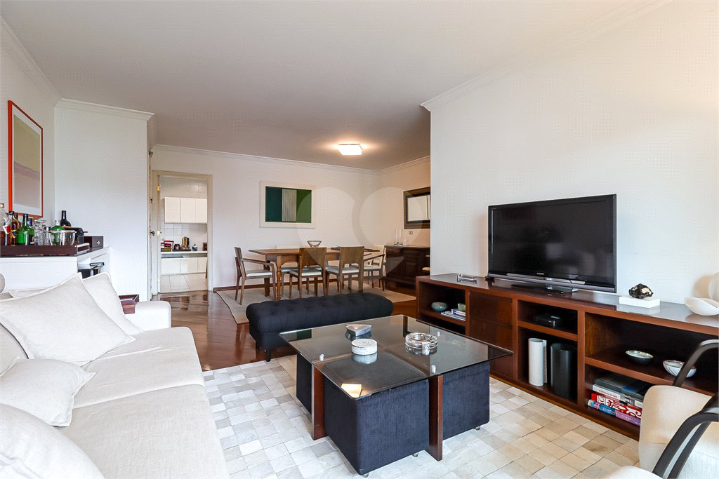 Apartamento à venda com 4 quartos, sendo 2 suítes, em Vila Morumbi, São Paulo, SP