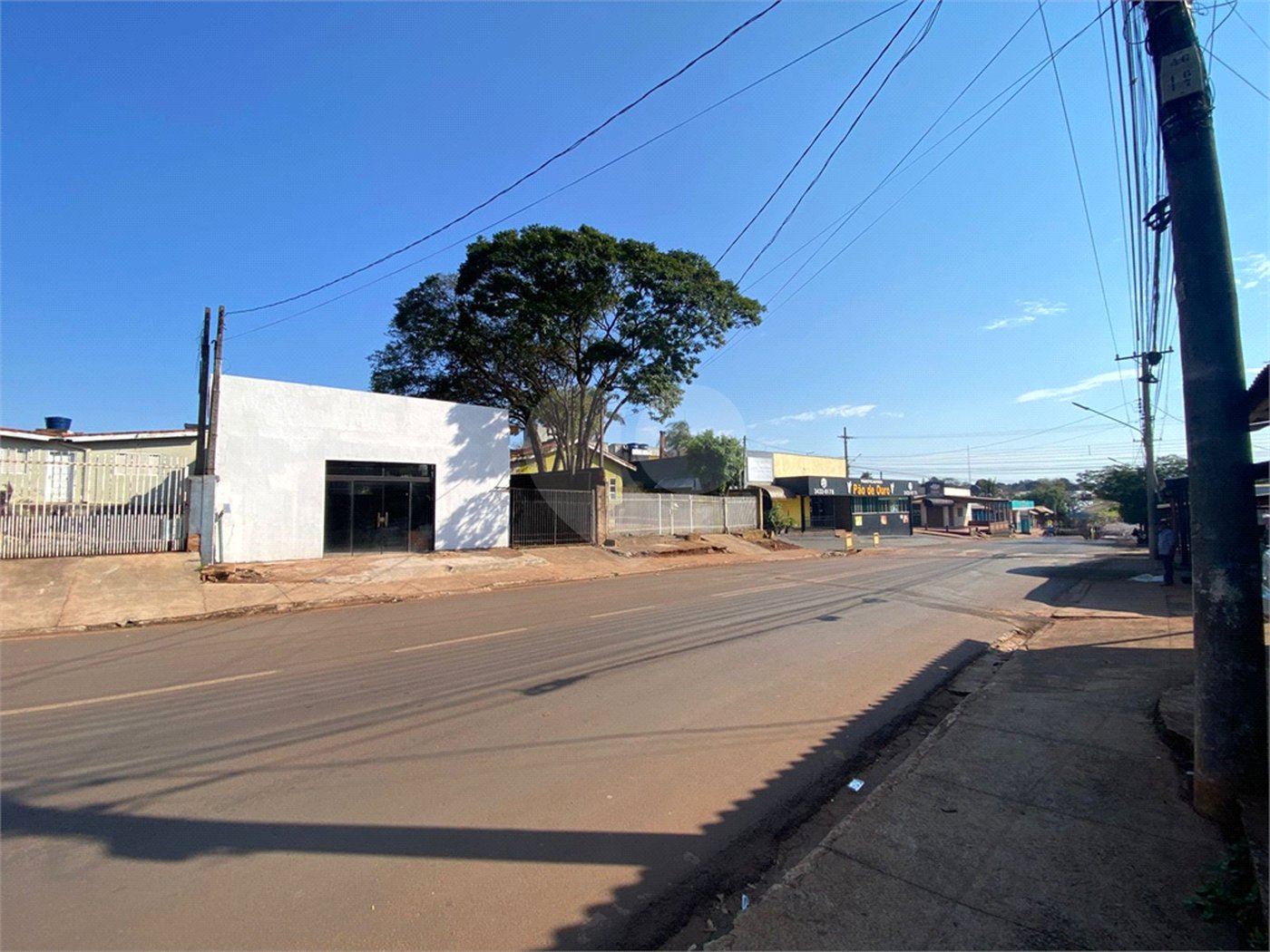 Salão à venda com 3 quartos, sendo 1 suíte, em Vila Áurea, Ponta Porã, MS