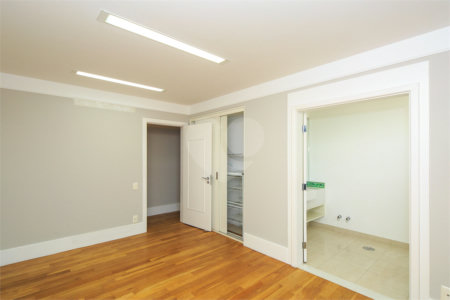 Duplex à venda ou para alugar com 5 suítes em Alto da Boa Vista, São Paulo, SP