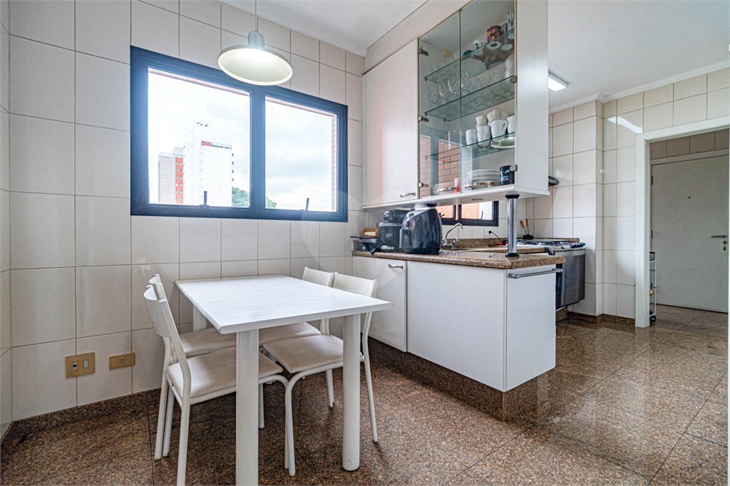 Apartamento à venda com 4 quartos, sendo 3 suítes,  em Perdizes, São Paulo, SP