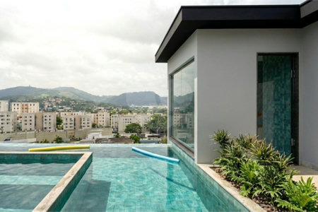Casa à venda com 4 suítes no condomínio Residencial Green Ville, Rio de Janeiro - RJ