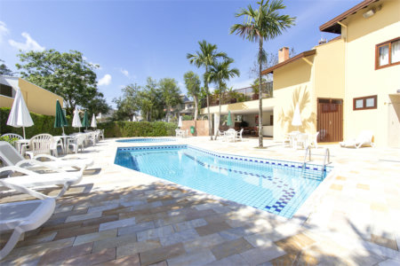 Casa à venda com 3 quartos, sendo 1 suíte, no condomínio Residencial Grape Village, Vinhedo - SP