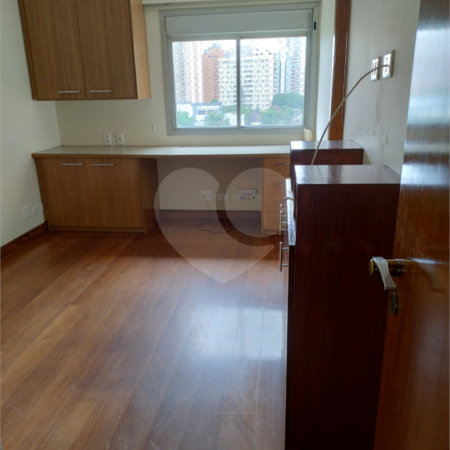 Apartamento para alugar com 3 suítes em Campo Belo, São Paulo, SP