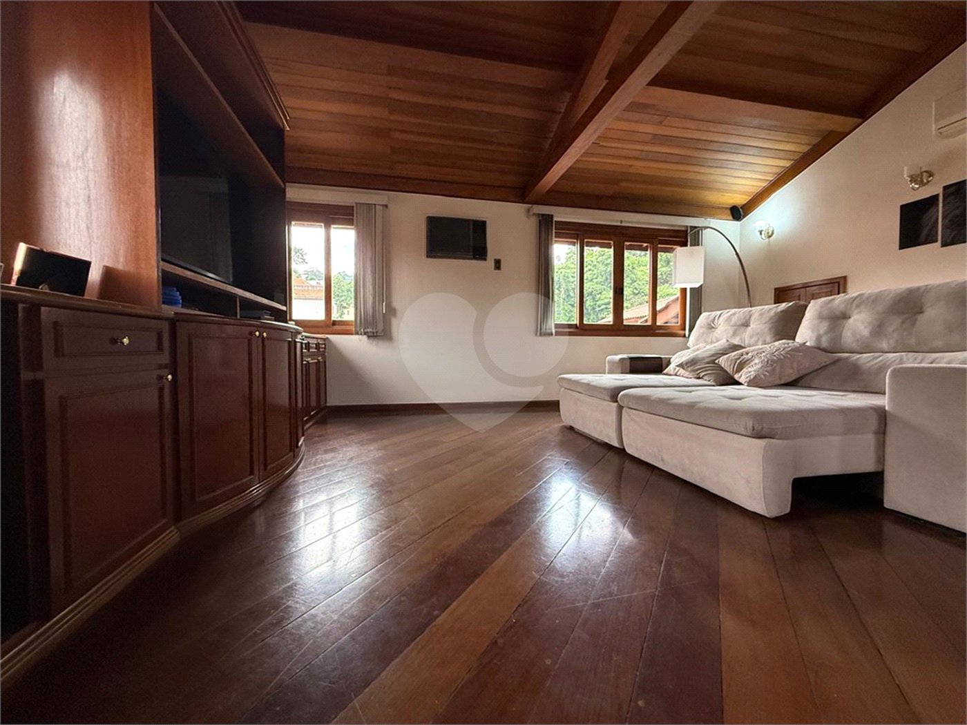 Casa à venda ou para alugar com 3 quartos, sendo 1 suíte, no condomínio Da Serra, São Paulo - SP