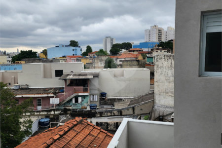 Casa à venda com 2 quartos, sendo 1 suíte, no condomínio Residencial Sanches, São Paulo - SP